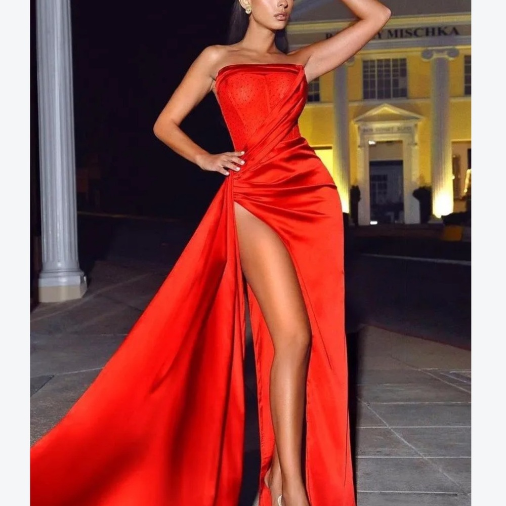 Elegant Strapless Red Evening Gown